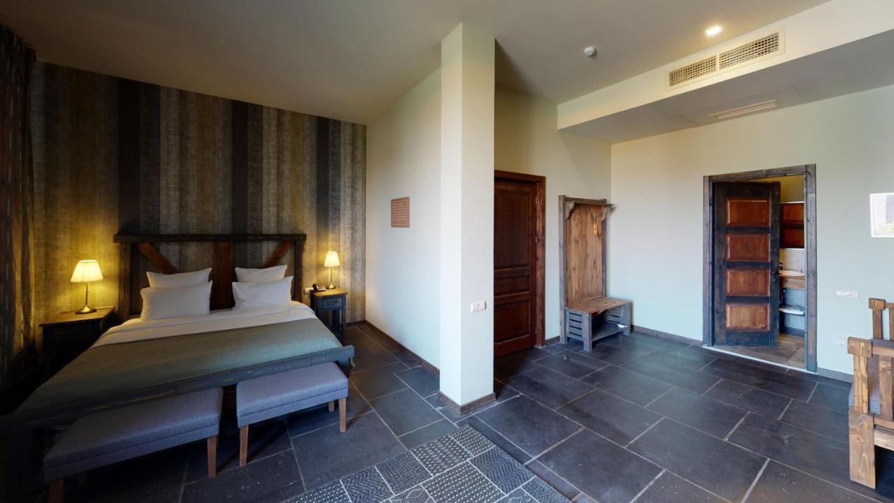 Apricot Hotel Ереван Екстериор снимка