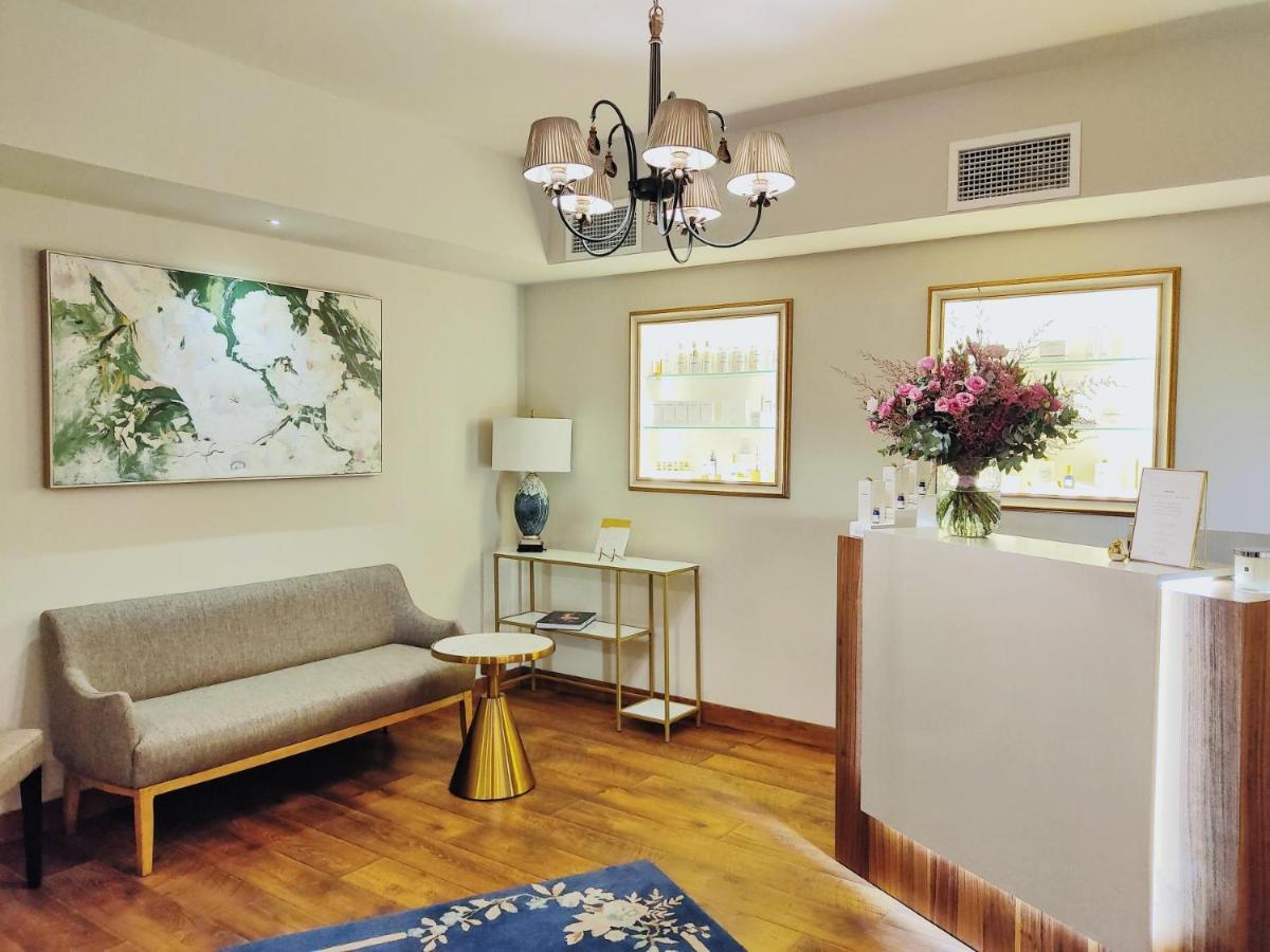 Apricot Hotel Ереван Екстериор снимка