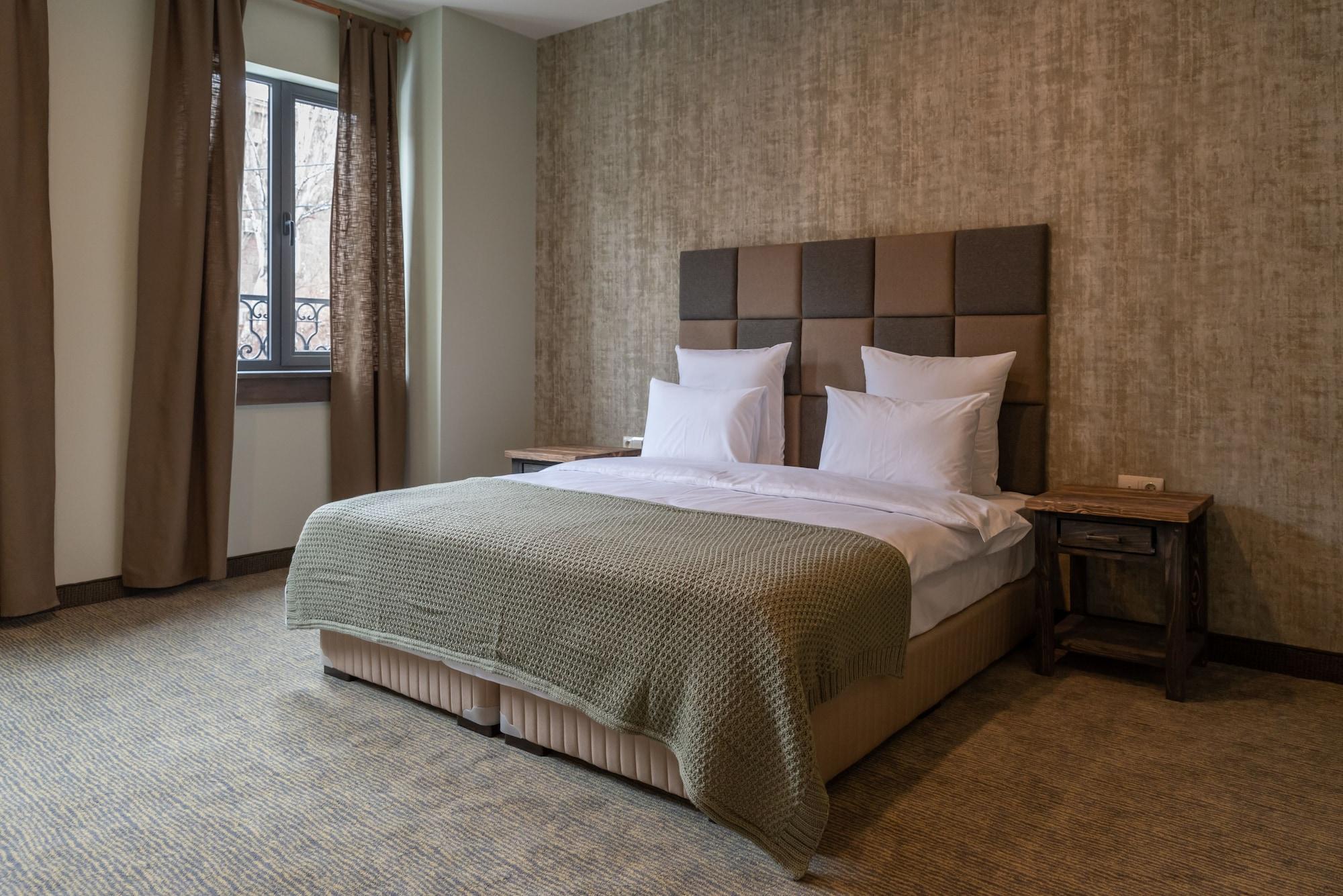 Apricot Hotel Ереван Екстериор снимка