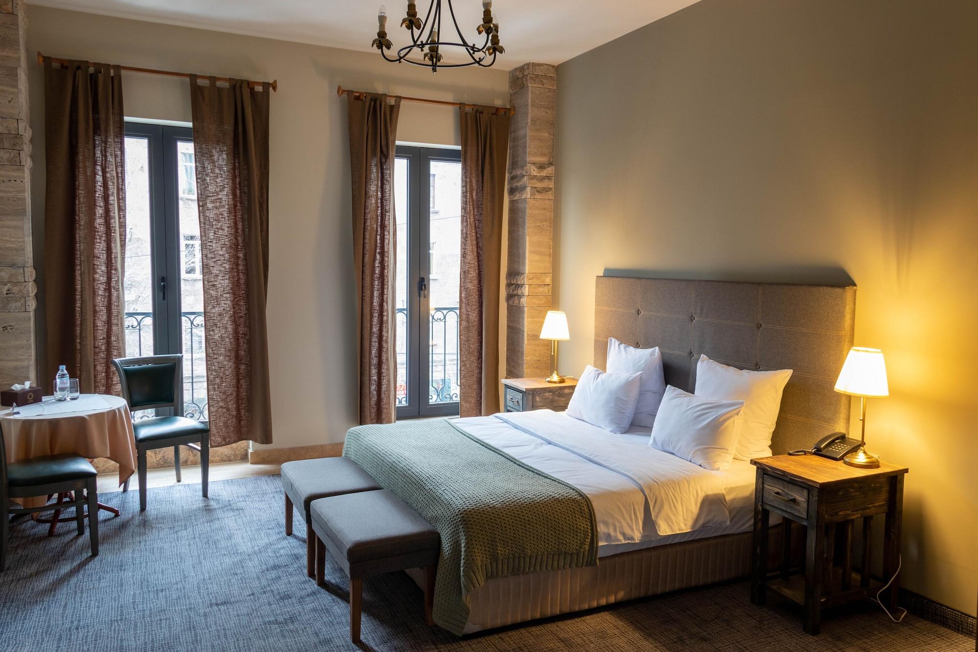 Apricot Hotel Ереван Екстериор снимка