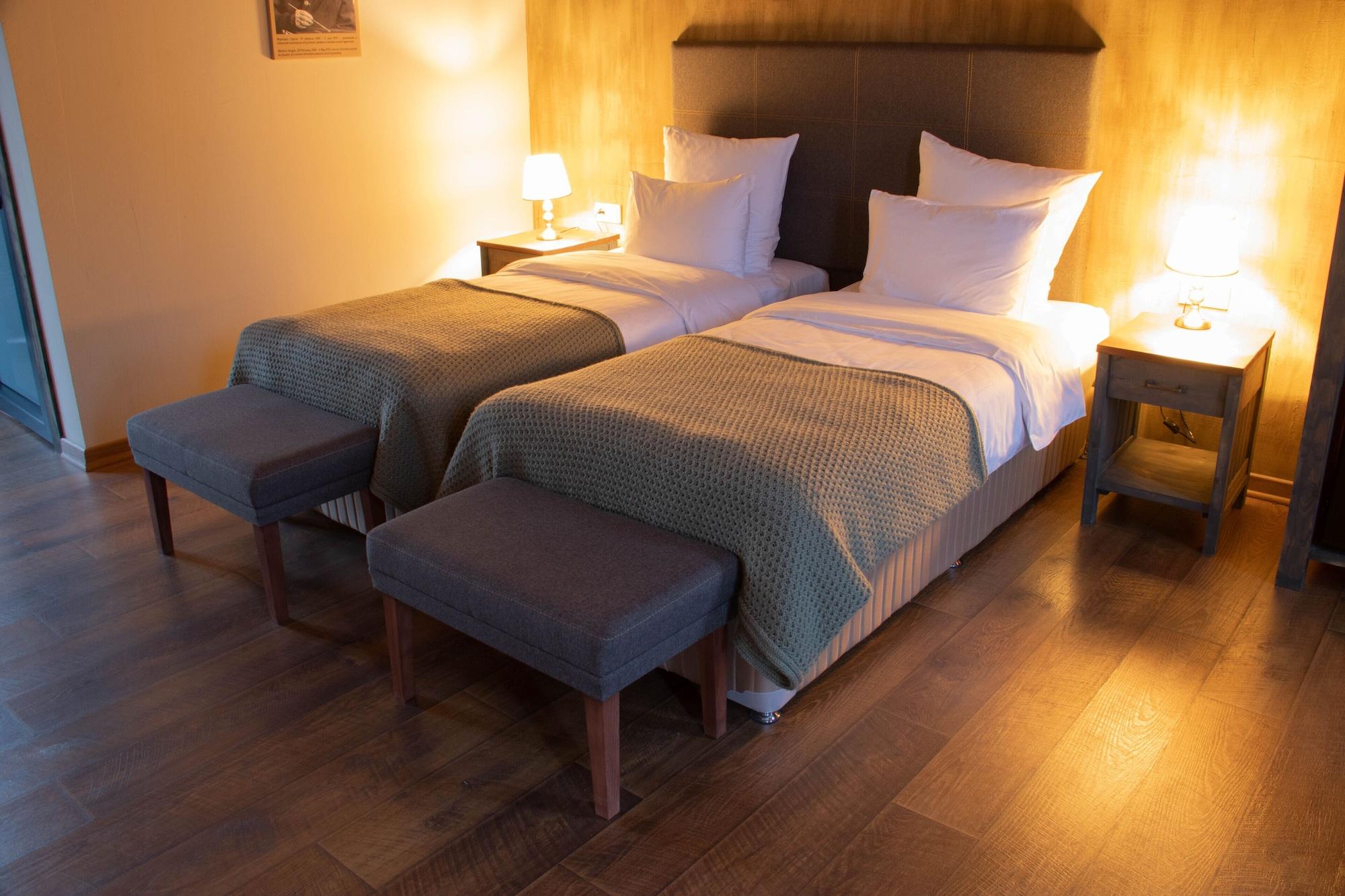 Apricot Hotel Ереван Екстериор снимка