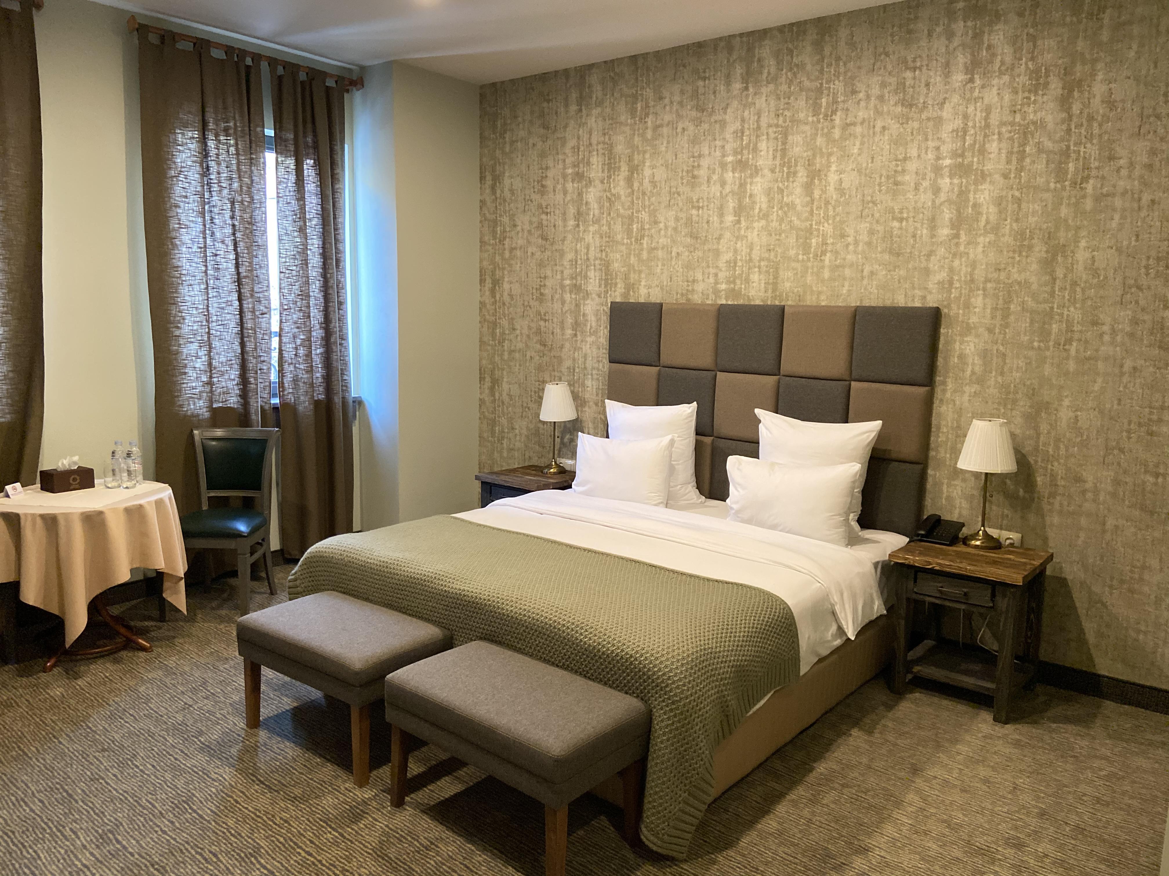 Apricot Hotel Ереван Екстериор снимка