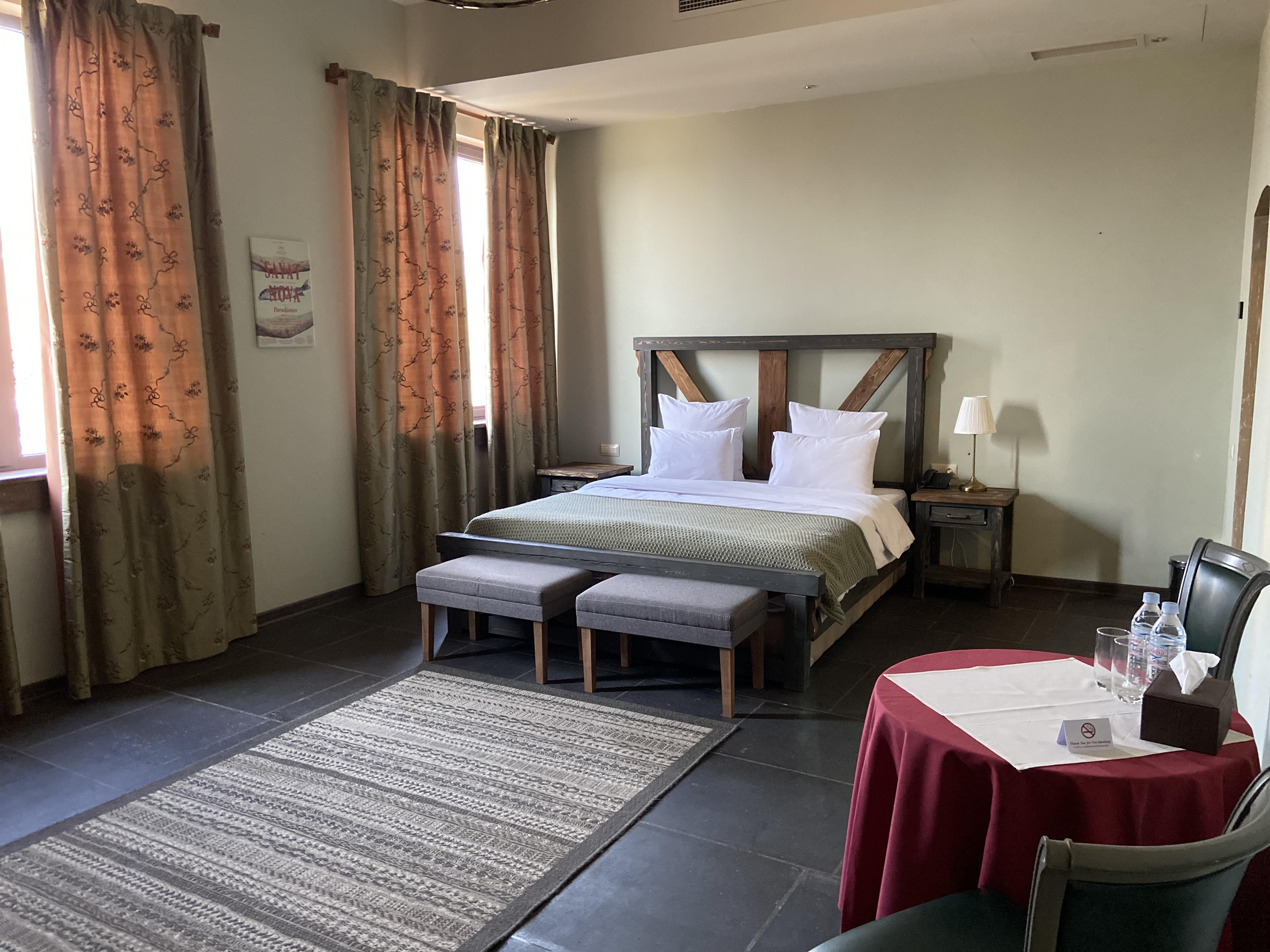 Apricot Hotel Ереван Екстериор снимка