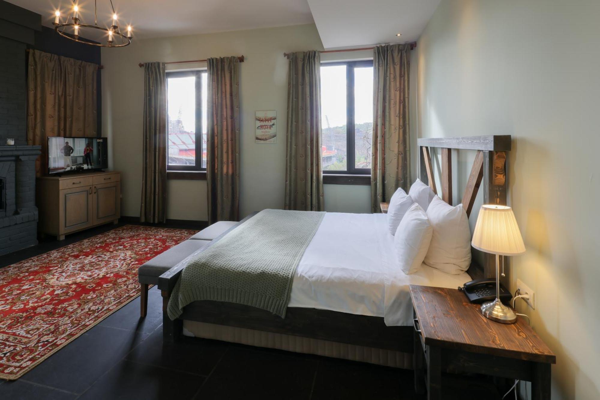 Apricot Hotel Ереван Екстериор снимка