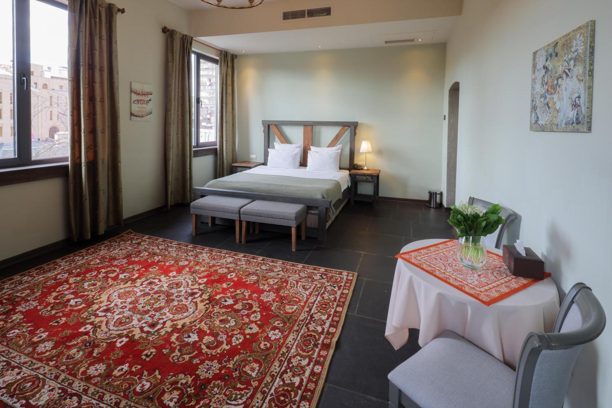Apricot Hotel Ереван Екстериор снимка