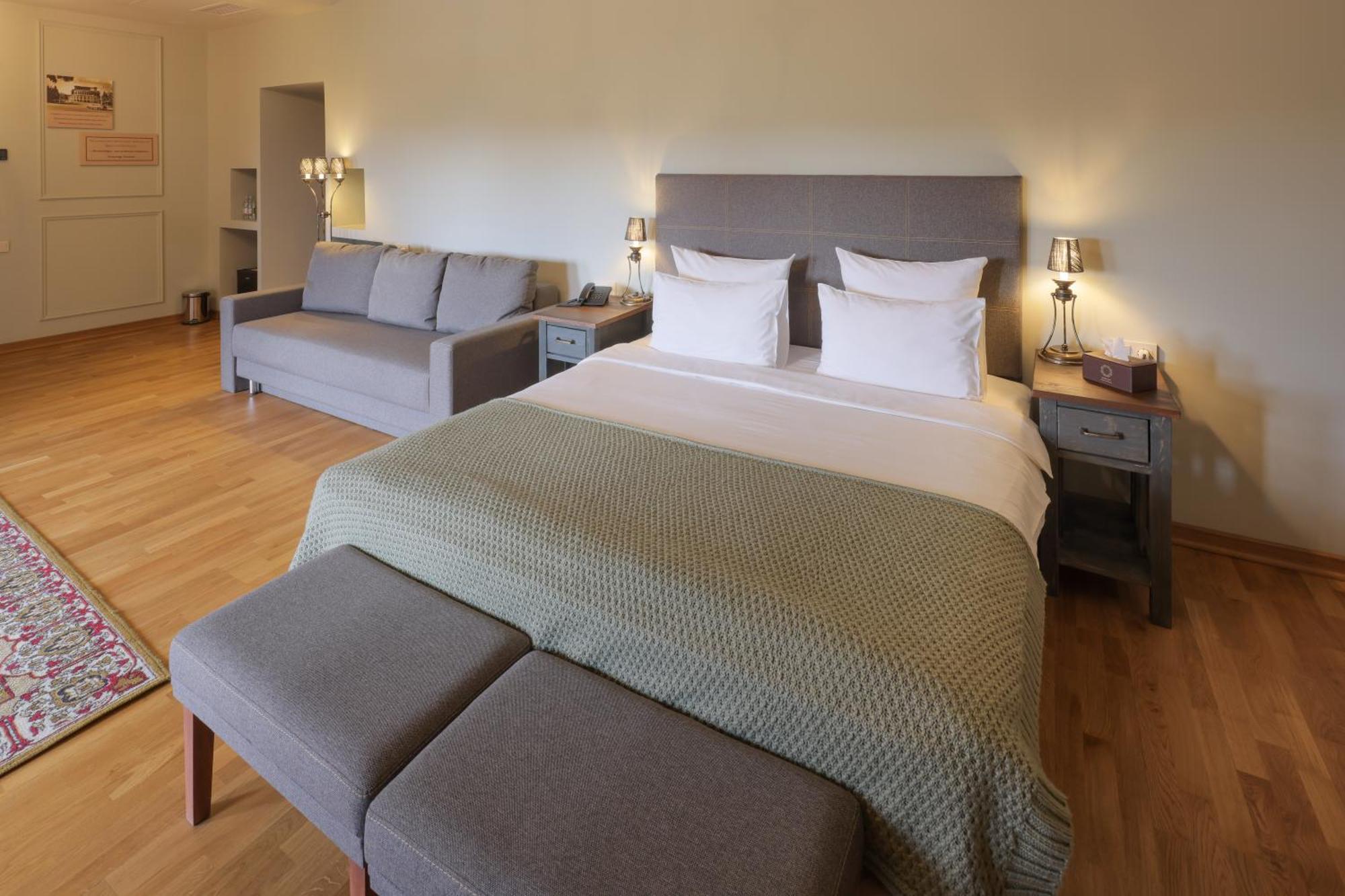Apricot Hotel Ереван Екстериор снимка